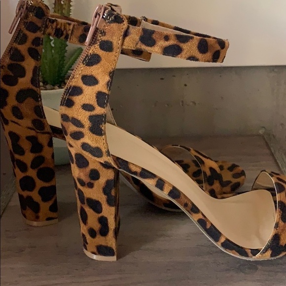 Leopard Print Block Heel Single Strap Heels - Picture 9 of 9